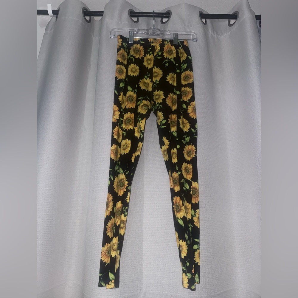 $16 Bundle Deal | 3 Pairs Of Womens Leggings / Comfty Pants | Various Prints